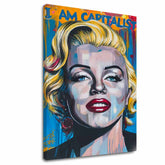 Moderan slika na platnu s motivom Marilyn Monroe - Kapitalistický šarm u zlatno-crvenih nijansama, odvažna atmosfera, slava | Slika Marilyn Monroe - Kapitalistický šarm – glavna