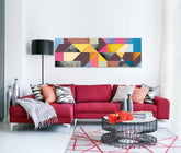 Pop art slika na platnu s motivom The Tender Intensity u plavo-ružičastih nijansama okačena u enterijeru dnevnog boravka, živahna atmosfera | Slika za zid The Tender Intensity – enterijer