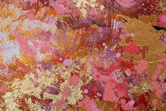 Umetničko delo na kanvasu prikazuje drvo sa crvenim i zlatnim lišćem, sa vidljivim drvenim ramom, Papilora.