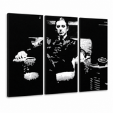 Ručno oslikana POP art slika KUM od 3 dela god8 – 3D визуелизација ручно осликаног платна на белој позадини. Доминантне боје: црна, бела, сива.