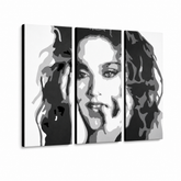 Ručno oslikana POP Art slika MADONA od 3 dela ma3 – 3D визуелизација ручно осликаног платна на белој позадини. Доминантне боје: црна, бела, сива.