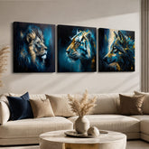 Set Wild Kingdom Papilora u modernoj dnevnoj sobi – tri slike Lav Tigar Vuk iznad sofe u elegantnom enterijeru
