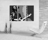 Pop art slika na platnu s motivom Jimmy Hendrix, priroda u belo-sivih nijansama okačena u enterijeru radne sobe, energična atmosfera, ikonografija – enterijer