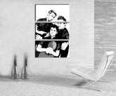 Pop art slika na platnu s motivom dečji motiv, priroda, ljudi u belo-sivih nijansama okačena u enterijeru dnevnog boravka, drska atmosfera | Ručne ma��ovaný POP Art slika Green Day – enterijer