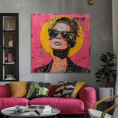 Pop art slika na platnu s motivom žena, portret, ljudi u narandžasto-ružičastih nijansama, drska atmosfera, gradski život i pop kultura, pogodan za kancelarije – proizvod
