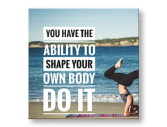 Moderan slika na platnu s motivom You have the ability to, okean, plaža, more i plaža, motivacioni citat u belo-crnih nijansama, pogodan za radne sobe – glavna