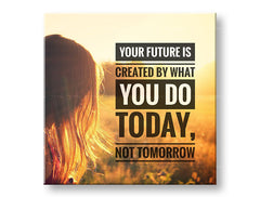 Moderan slika na platnu s motivom Your future is created, zalazak sunca, polje, kosa, pejzaž u belo-zlatnih nijansama, pogodan za kancelarije | Motivacioni slika za zid Your future is created – glavna