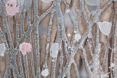 Ručno slikan slika na platnu s motivom polje, cveće, priroda u belo-ružičastih nijansama, mirna atmosfera, priroda i prolećna atmosfera, pogodan za hodnika – proizvod