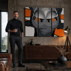 Ručno oslikana POP art slika dečak igračka od 3 dela – слика у модерном мушком ентеријеру, lifestyle визуелизација. Доминантне боје: црна, наранџаста, сива.