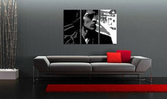 Pop art slika na platnu s motivom Richard Ashcroft, cigara u belo-sivih nijansama okačena u enterijeru dnevnog boravka, gradski život | Ručno slikan POP Art slika Richard Ashcroft – enterijer