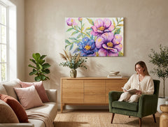Pop art slika na platnu s motivom cveće, lišće, bašta, pejzaž, priroda u plavo-zlatnih nijansama okačena u enterijeru spavaće sobe, vesela atmosfera – enterijer