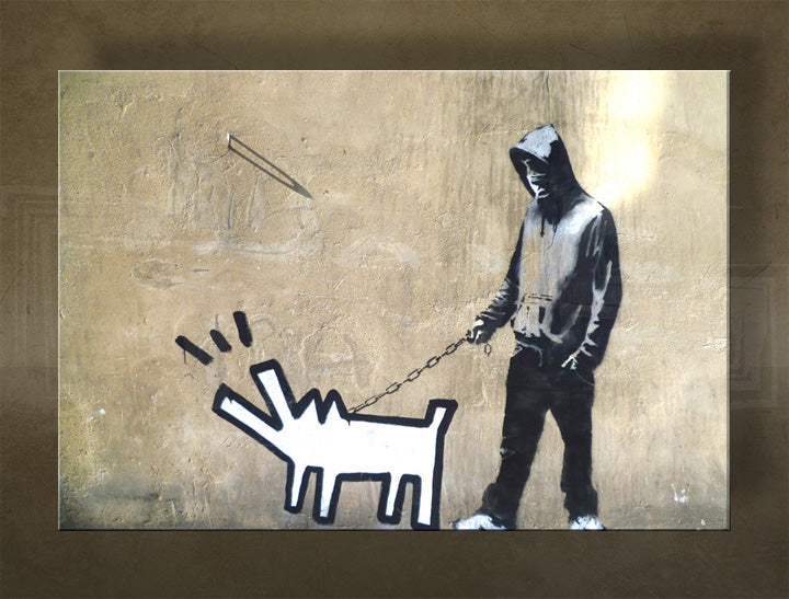 Pop art slika na platnu s motivom Street ART – Banksy, pas, more i plaža u ljubičasto-plavih nijansama, višedelna izvedba, pogodan za dnevnog boravka – glavna