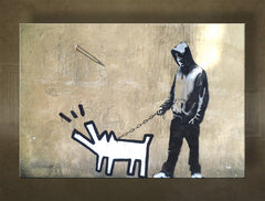 Pop art slika na platnu s motivom Street ART – Banksy, pas, more i plaža u ljubičasto-plavih nijansama, višedelna izvedba, pogodan za dnevnog boravka – glavna