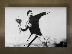 Klasičan slika na platnu s motivom Street ART – Banksy, more i plaža u ljubičasto-plavih nijansama, višedelna izvedba, pogodan za dnevnog boravka | Slika na platnu Street ART – Banksy – glavna [XOBBA028O1]