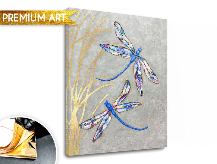 U boho stilu slika na platnu s motivom PREMIUM ART – Lietajúce vážky u sivo-zlatnih nijansama, mirna atmosfera, priroda i elegancija, pogodan za kancelarije – proizvod