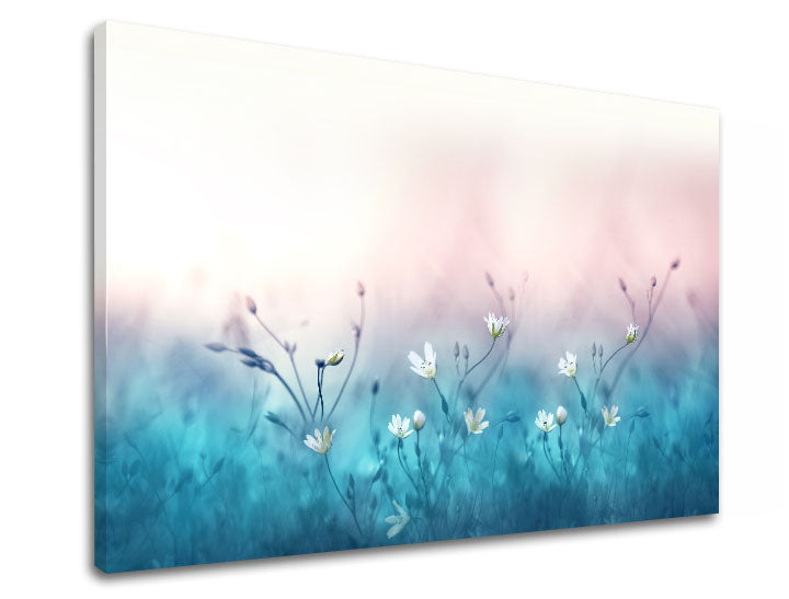 Klasičan slika na platnu s motivom BIELE CVEĆE, cveće, mapa, priroda u belo-plavih nijansama, mirna atmosfera, priroda i prolećna atmosfera – proizvod