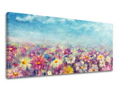U boho stilu slika na platnu s motivom PANORAMA CVEĆE, oblaci, cveće, priroda u belo-ljubičastih nijansama, vesela atmosfera, prolećna atmosfera i priroda – glavna