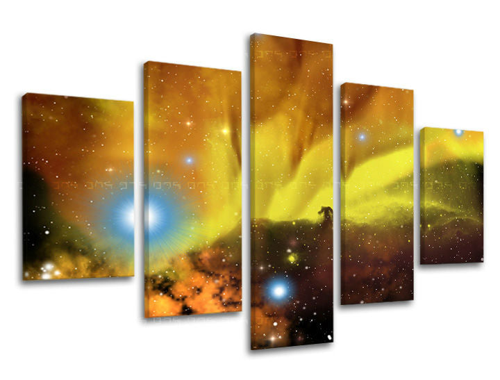 Klasičan slika na platnu s motivom zvezde, galaksija, silueta, mapa, svemir u crno-žutih nijansama, eterična atmosfera, tajna i priroda – glavna