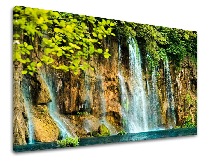 U boho stilu slika na platnu s motivom VODOPADI, vodopad, drveće, pejzaž, priroda u belo-smeđih nijansama, mirna atmosfera, pogodan za kancelarije – glavna