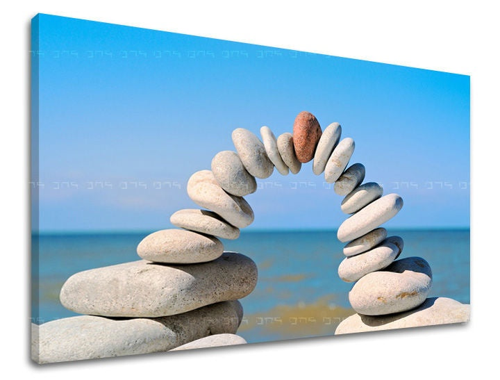 U boho stilu slika na platnu s motivom FENG SHUI, okean, nebo, plaža, more i plaža u belo-smeđih nijansama, mirna atmosfera, pogodan za dnevnog boravka – glavna