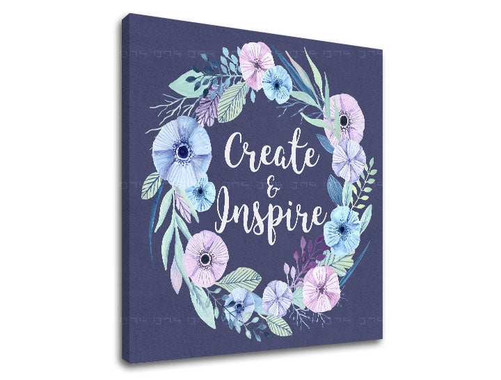 Moderan slika s motivom cveće, priroda u belo-ljubičastih nijansama | Slika za zid s textom Create and Inspire, kreativnost i priroda – pregled