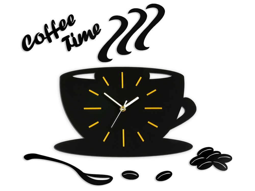 Detaljan pregled kompozicije zidnog sata u obliku šolje za kafu sa natpisom „Coffee Time“ i zrncima kafe Papilora.
